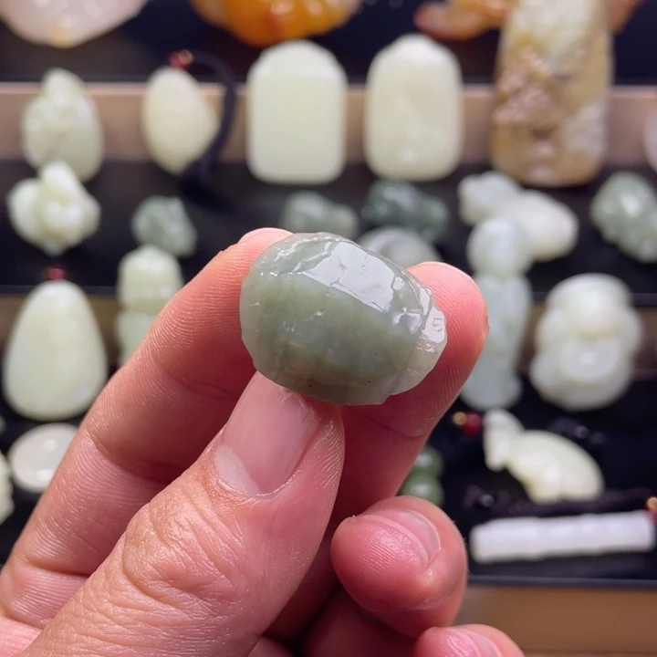 和田玉（糖玉）未镶嵌颈饰