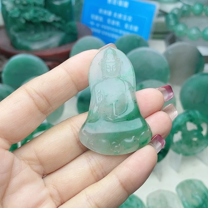 颈饰未镶嵌石英质玉