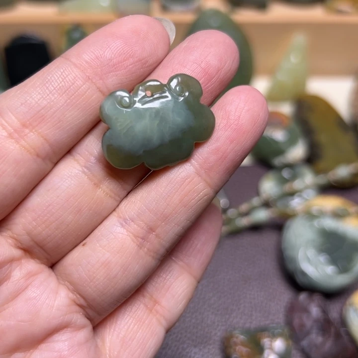 岫岩河磨玉（透闪石质玉）未镶嵌颈饰