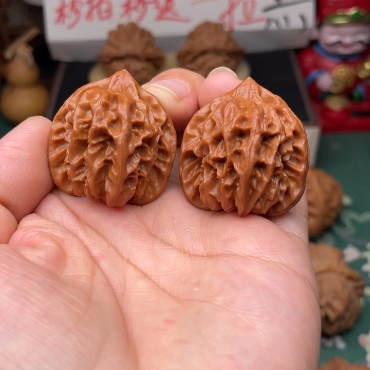 【闪购商品】把件文玩核桃32曹大龙