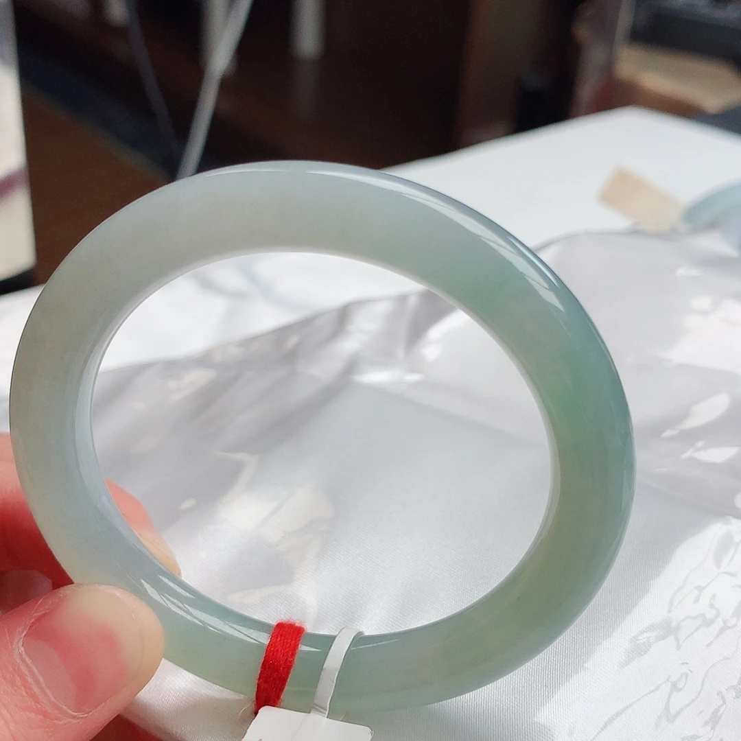 翡翠手镯未镶嵌天然翡翠A货