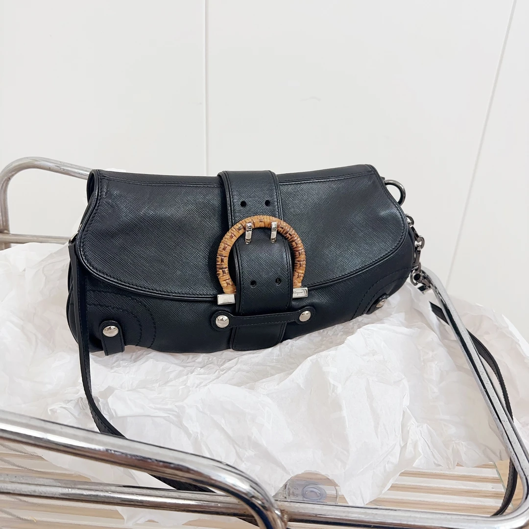 95新 FERRAGAMO/菲拉格慕 菲拉格慕黑银单肩斜挎包17464933