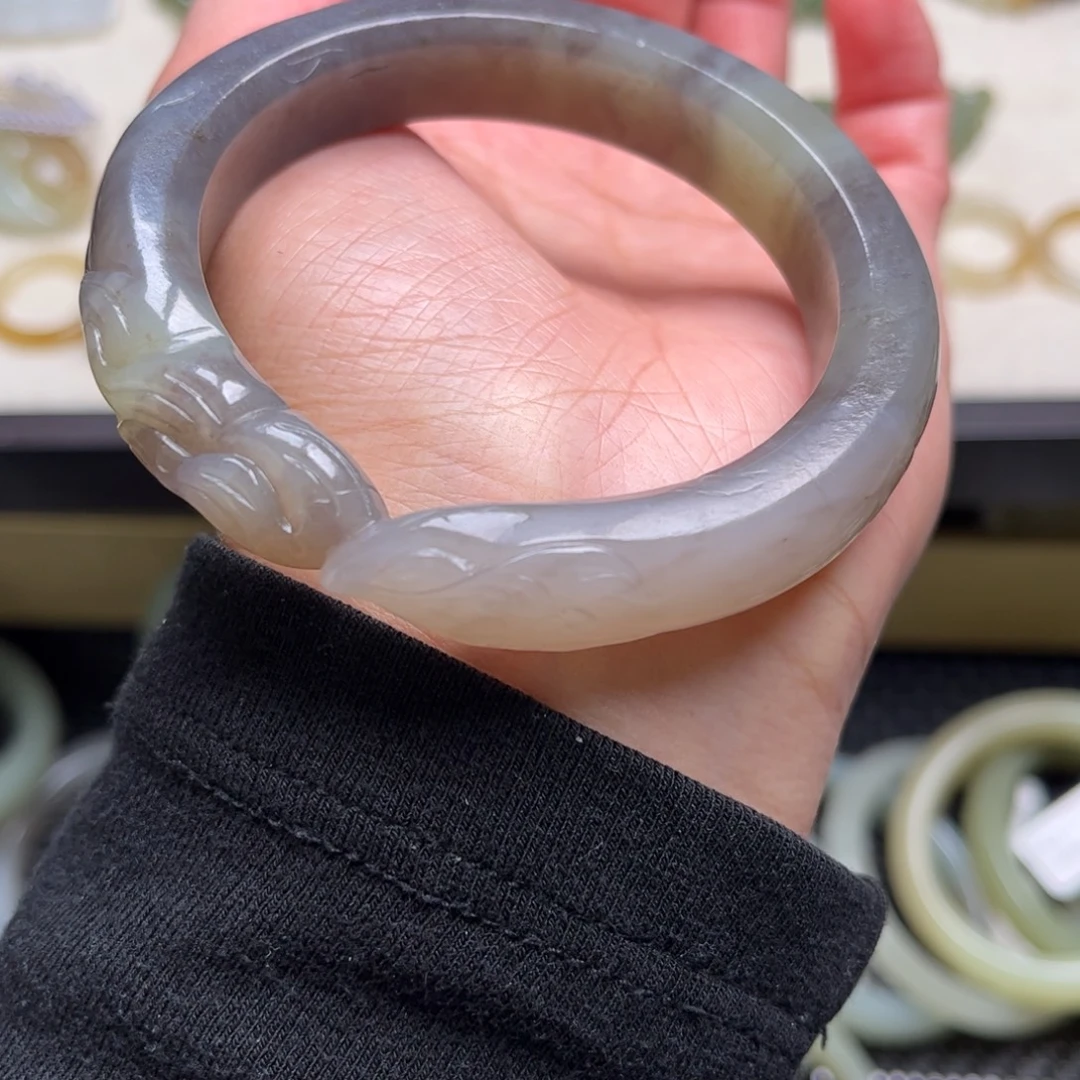 均***均和田玉未镶嵌手镯55.5圈