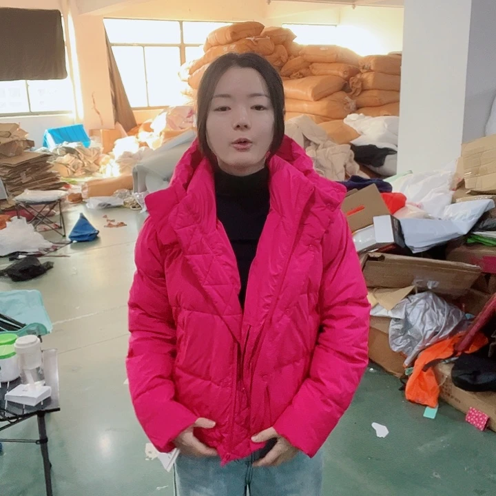 粉红色外套了啦啦啦