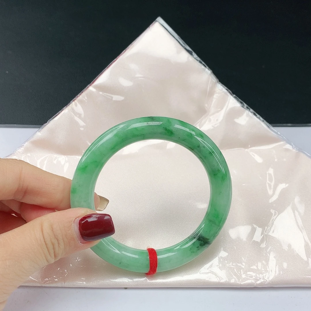 翡翠手镯未镶嵌翡翠122