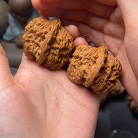 ****子文玩核桃吊坠金蟾王