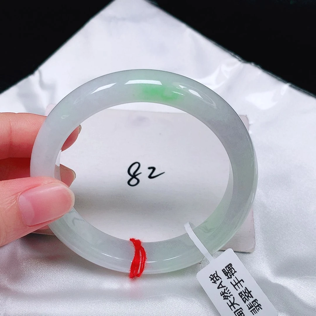 翡翠手镯未镶嵌翡翠手镯未镶嵌