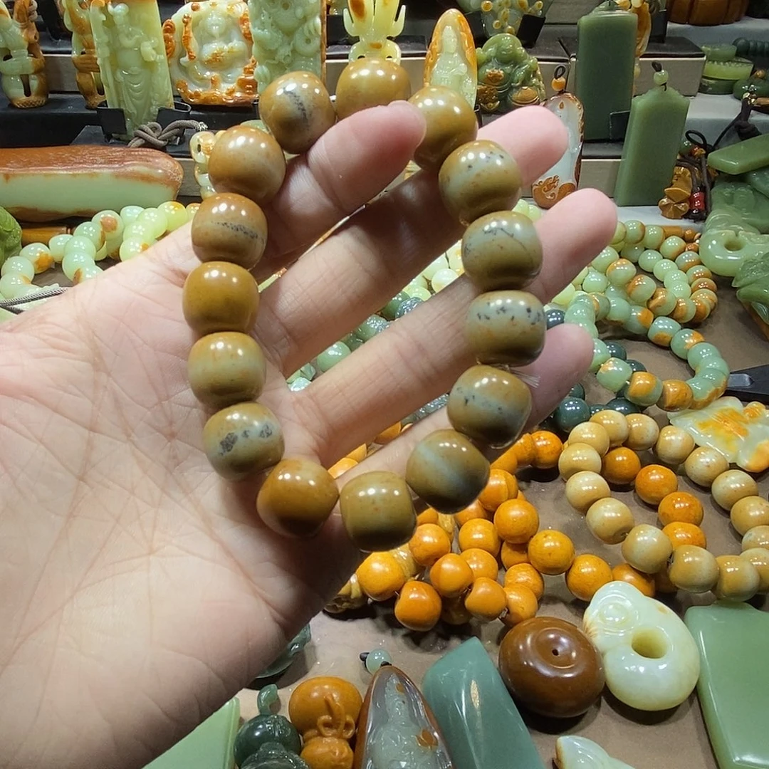 透闪石质玉未镶嵌手串1