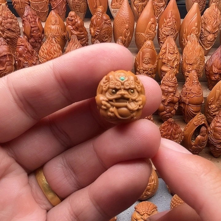 橄榄核吊坠17狮子