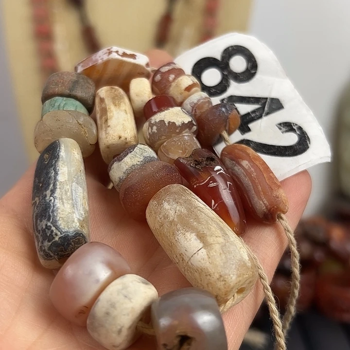 杰***措玛瑙/玉髓颈饰未镶嵌