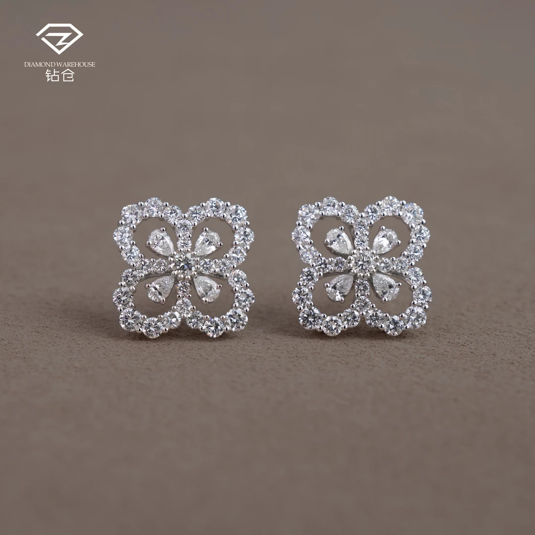 实验室培育钻石四叶草耳钉18K金经典时尚款