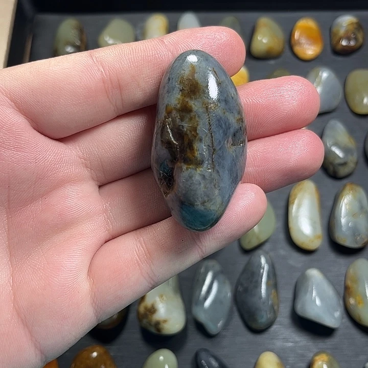 和田玉未镶嵌珠宝奇石