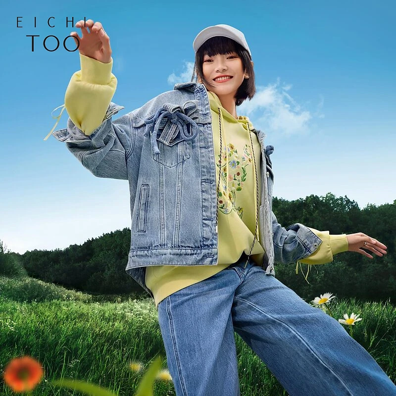 A爱居兔盘扣设计复古时尚全棉牛仔外套EWNAJ1N002A