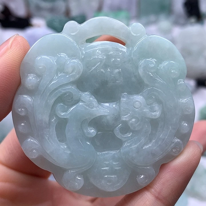 翡翠未镶嵌颈饰龙凤呈祥两面工艺福利