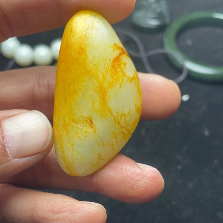 砍***曼和田玉（糖玉）未镶嵌颈饰