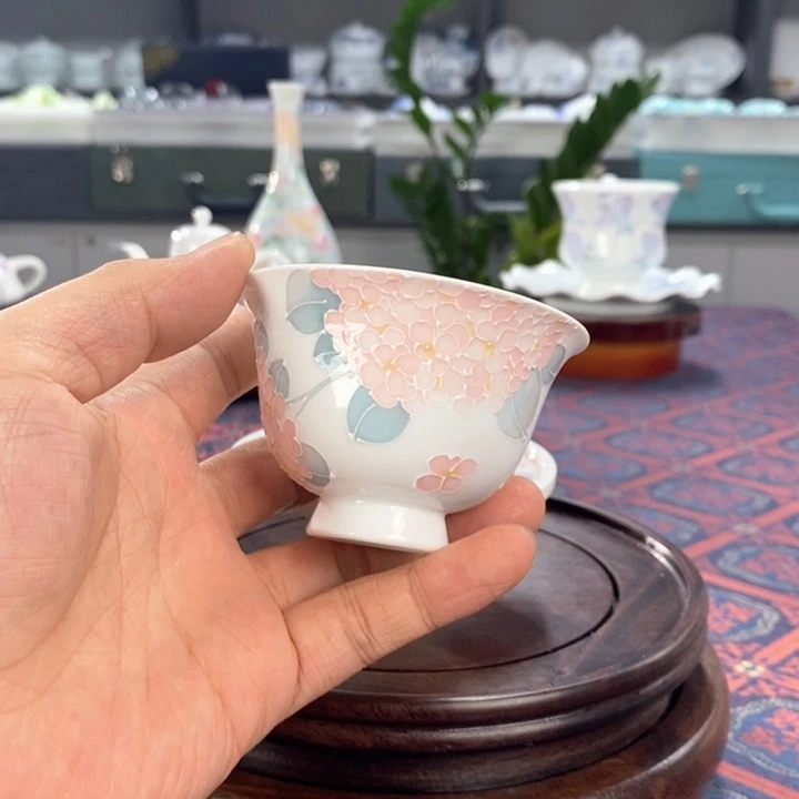 绣球花釉下品茗杯