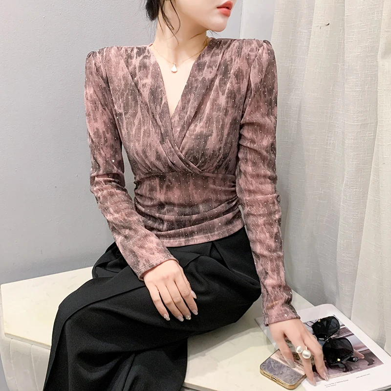 时尚V领印花镶钻舞服上衣女气质洋气跳舞上衣百塔长袖打底小衫