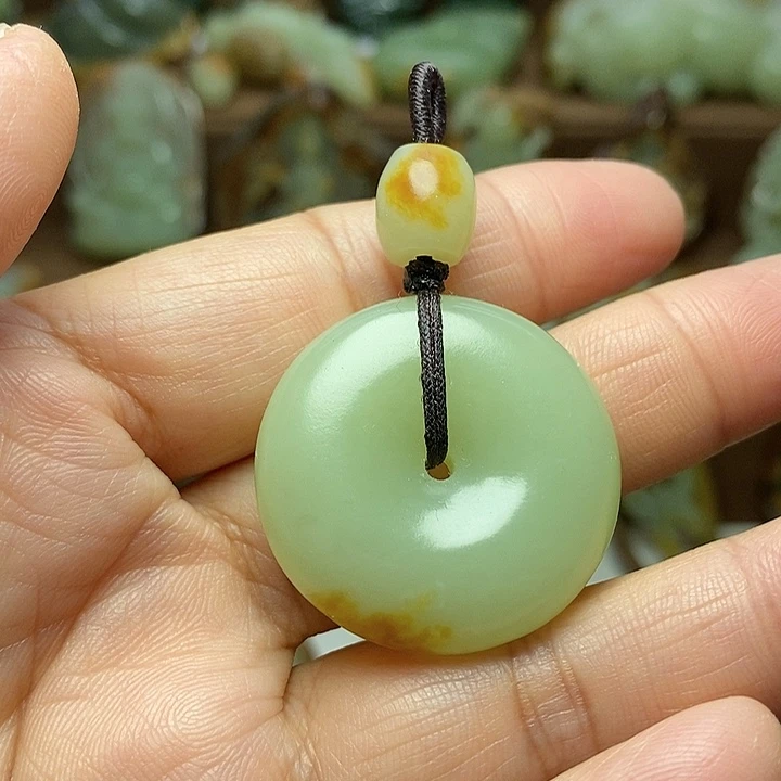 岫岩河磨玉（透闪石质玉）未镶嵌颈饰