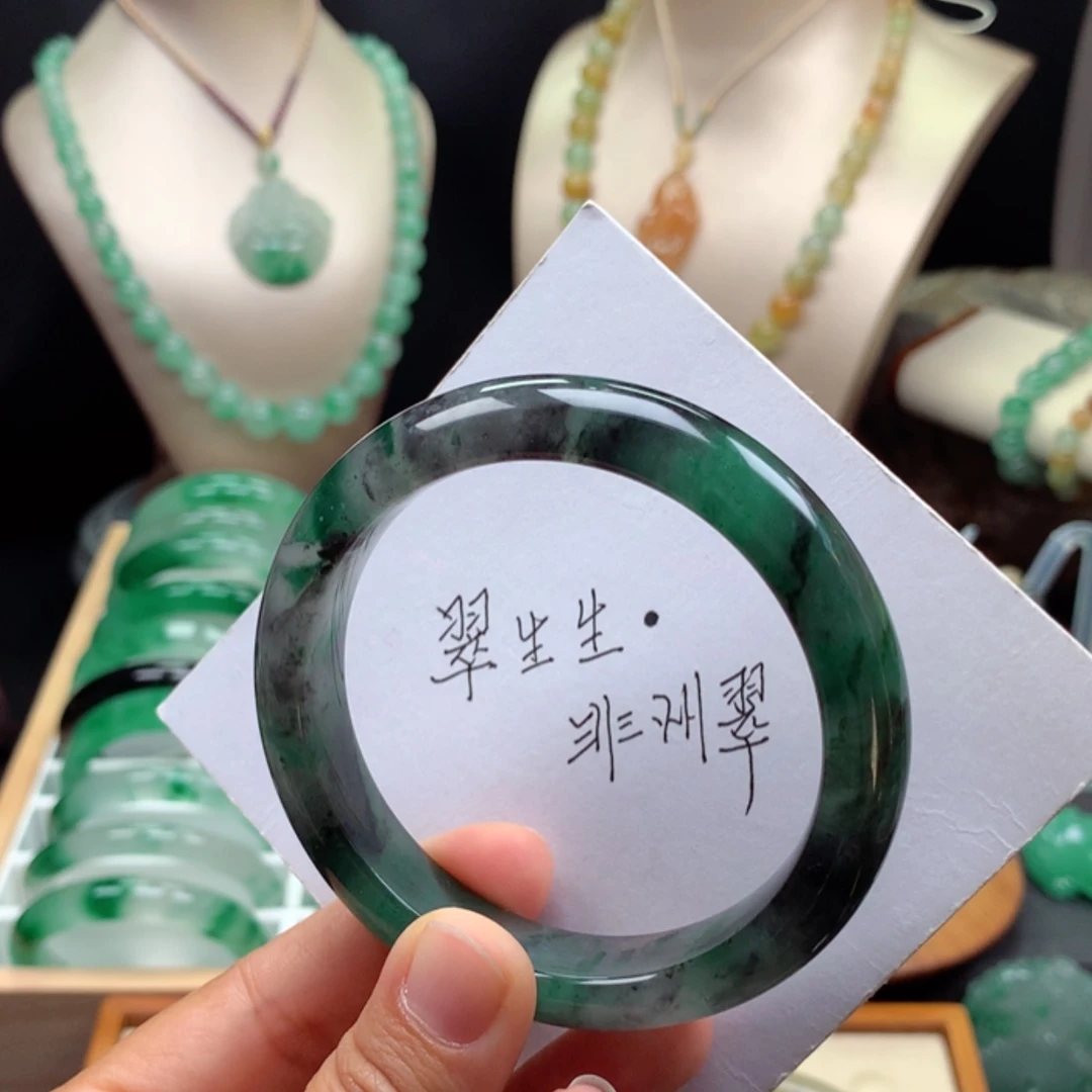 【闪购商品】未镶嵌手镯石英质玉