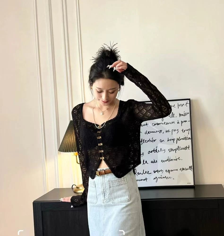 1452黑色镂空针织长袖罩衫