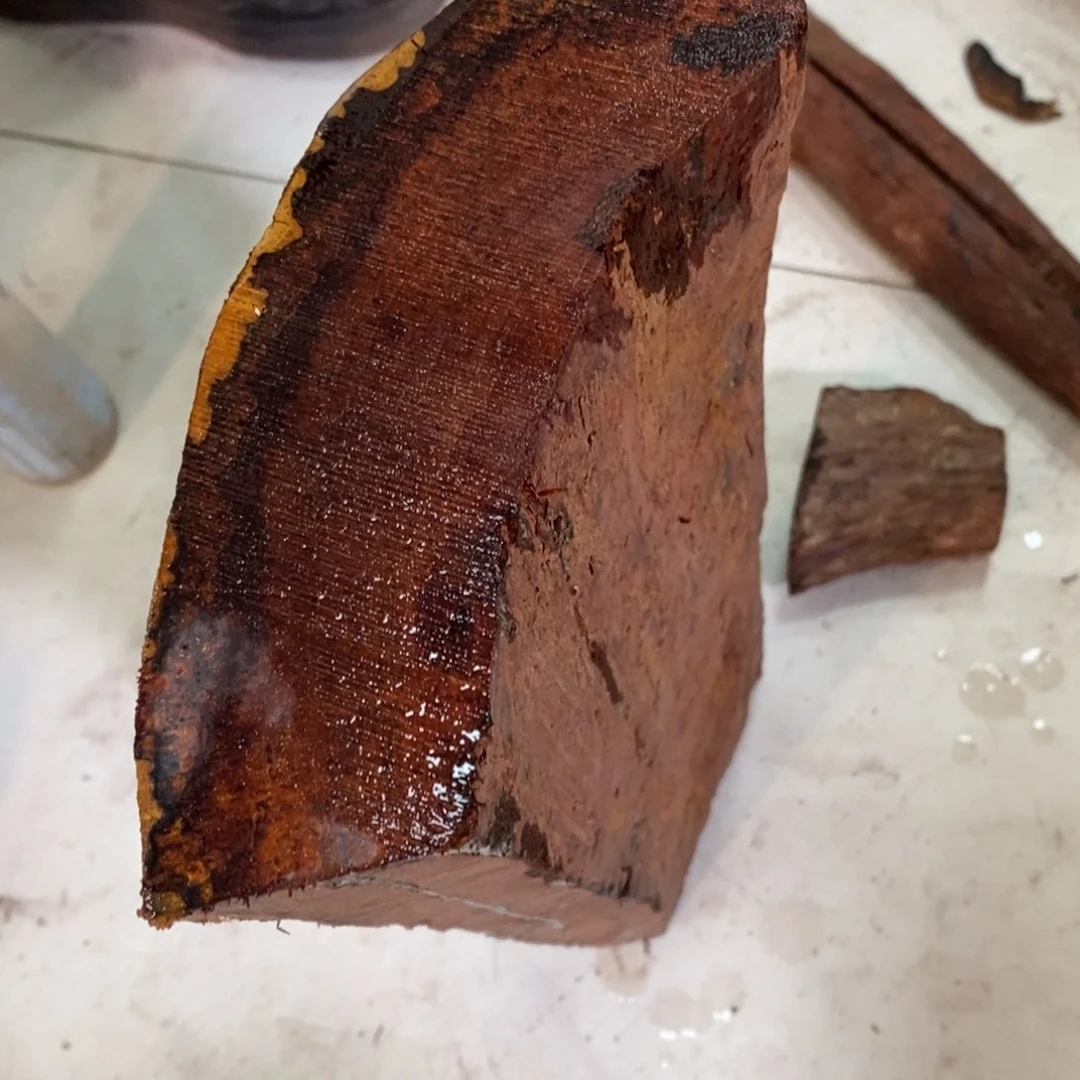 木l****4定制开料1.2直切红降黄油