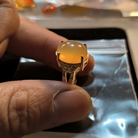 伽***蓝石英岩玉未镶嵌戒面