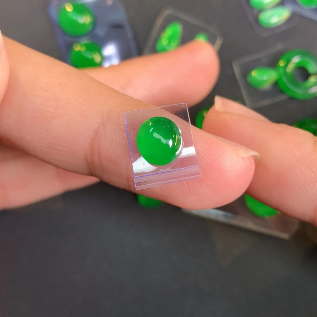 翡翠裸石6.98-6.5-3.5