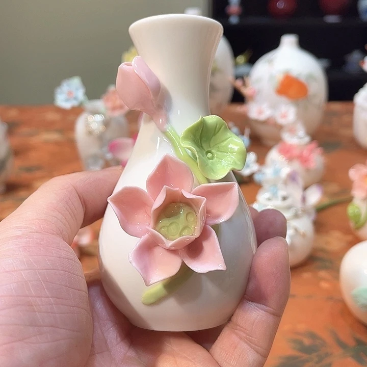 手工陶瓷精致摆件