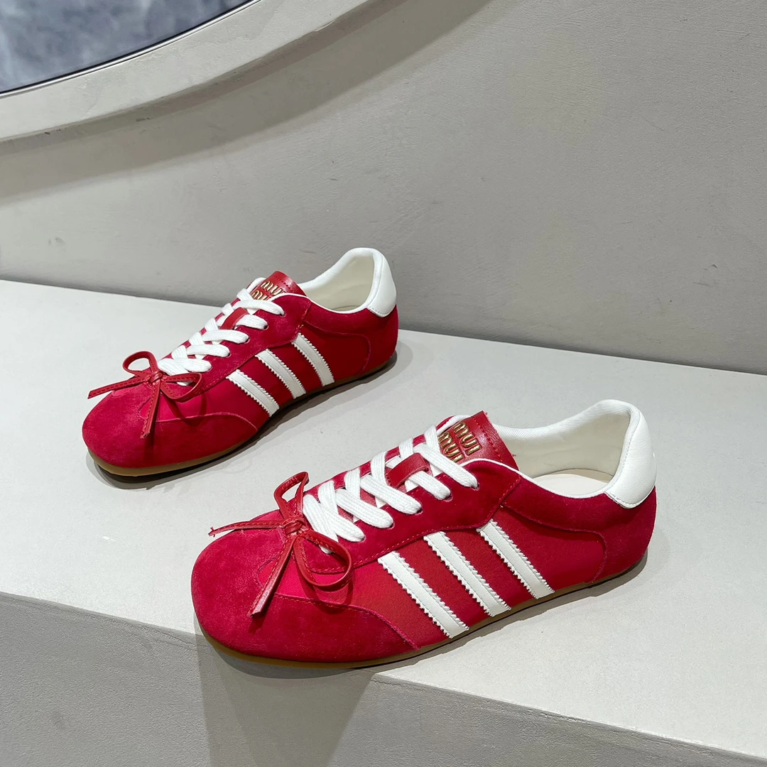 红色德训鞋女2025新款秋季百搭爆款学生设计感ins潮百搭小众板鞋