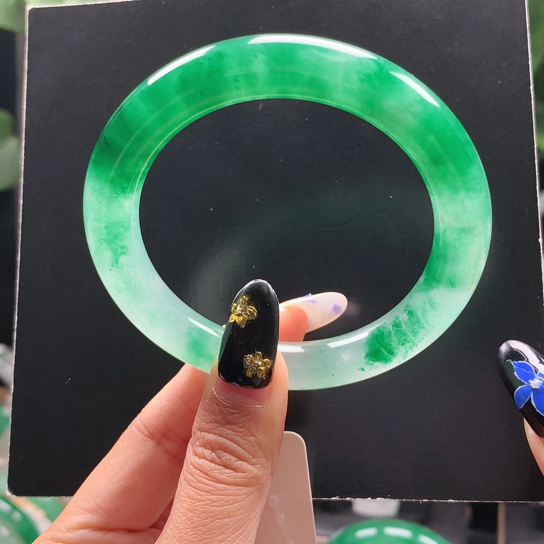 石英质玉未镶嵌手镯55