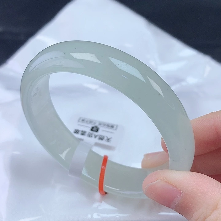 翡翠未镶嵌手镯53贵妃