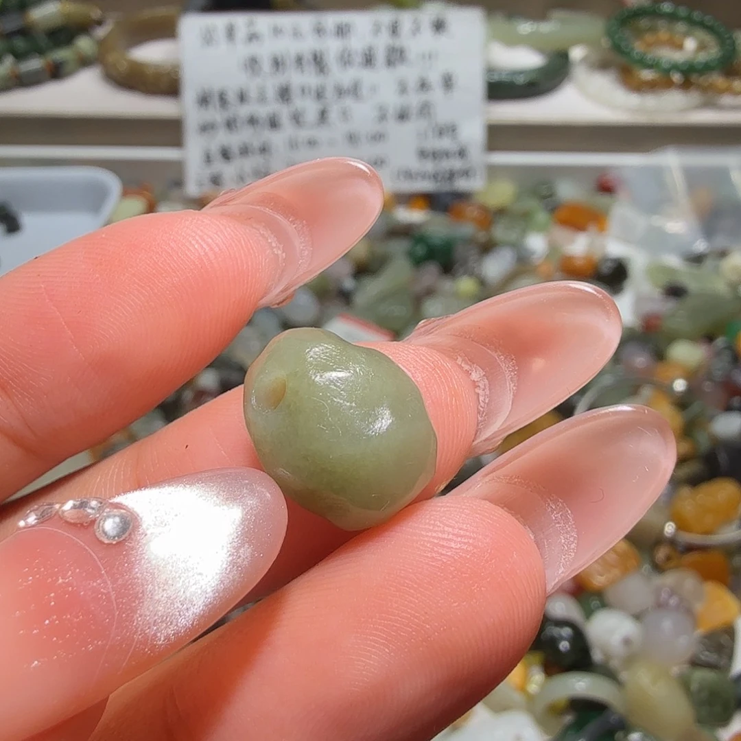 和田玉未镶嵌珠宝奇石