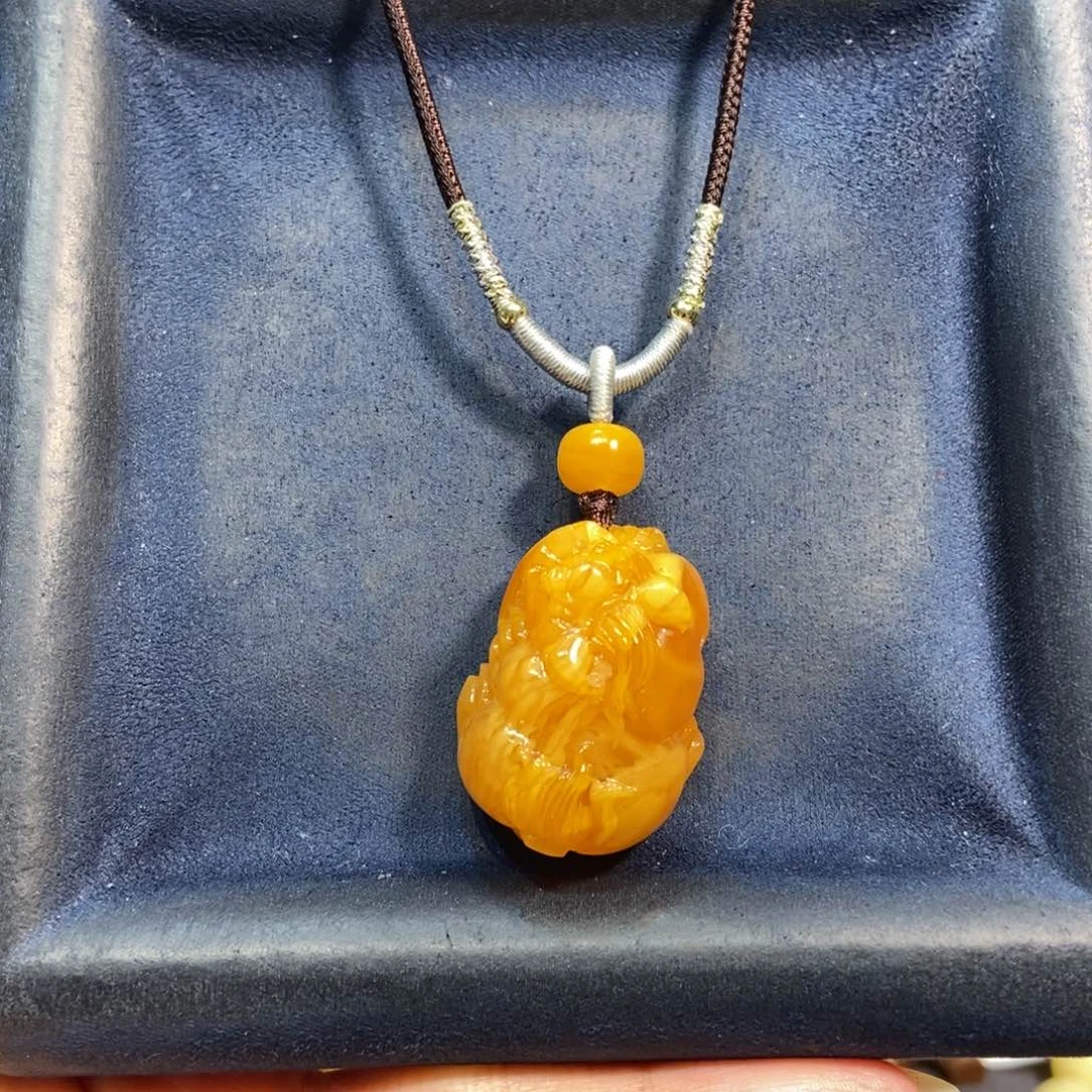 未镶嵌颈饰琥珀蜜蜡