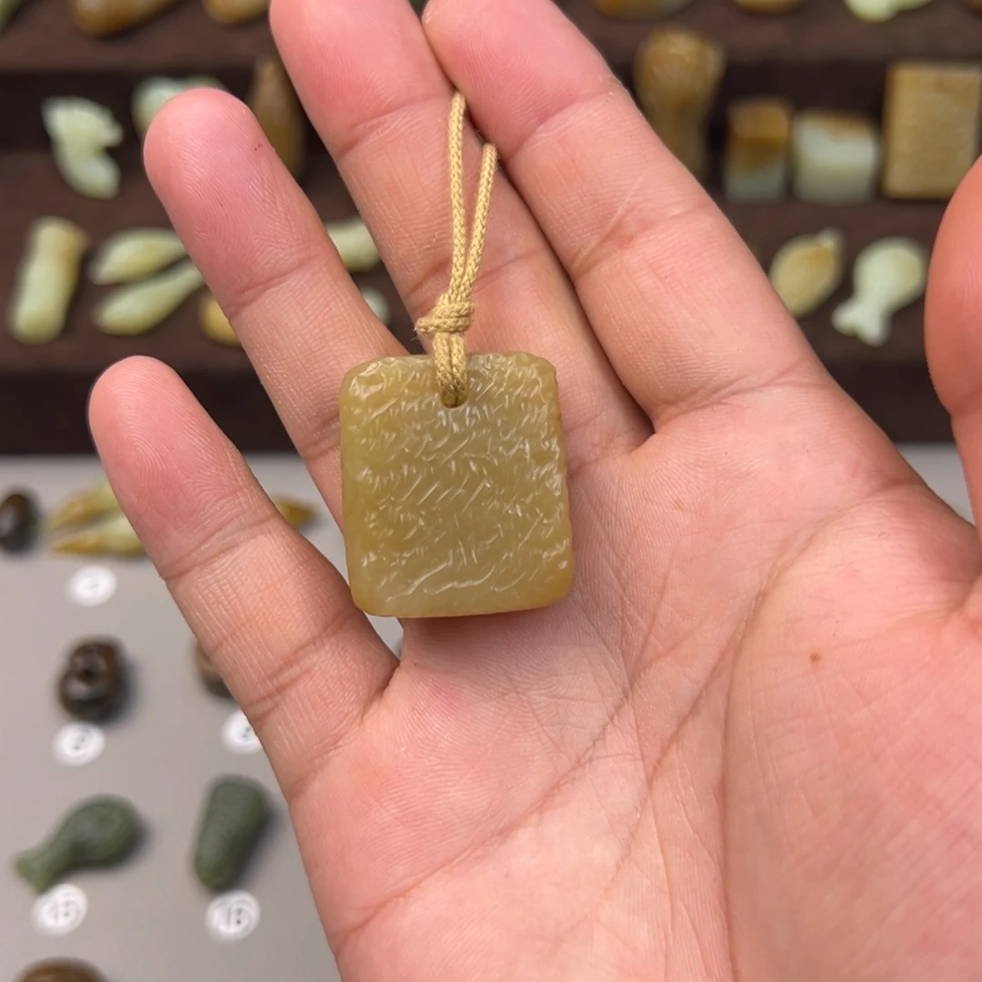 岫岩河磨玉（透闪石质玉）未镶嵌颈饰