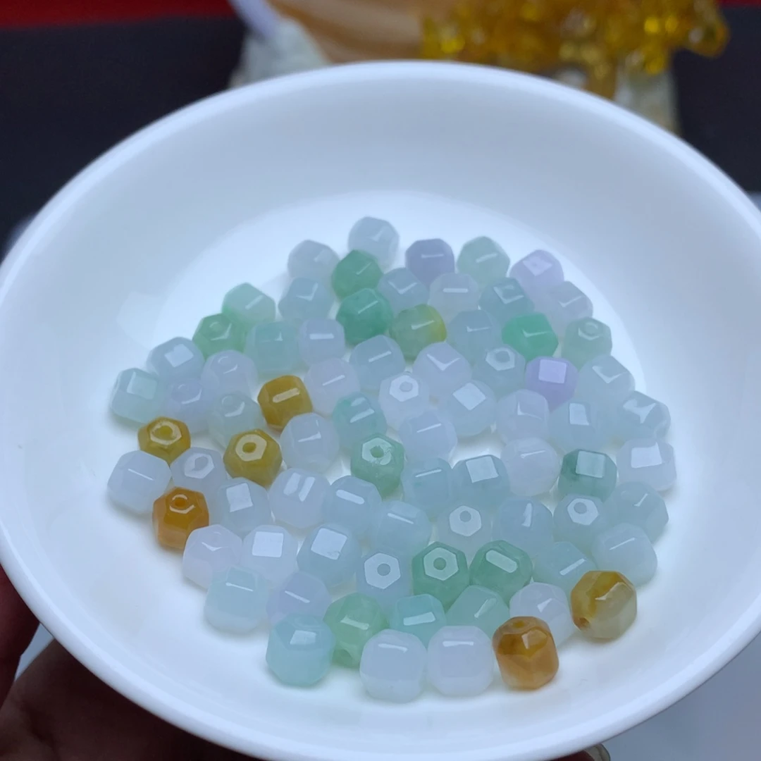 【闪购商品】翡翠手链未镶嵌卡6.3冰三彩六棱珠30个