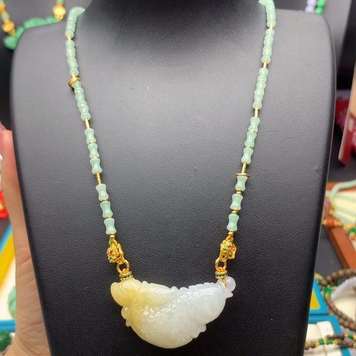 翡翠未镶嵌颈饰翡翠鱼