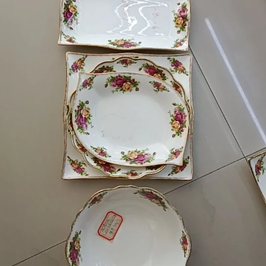 日***力红拍金餐具茶具图片各两个