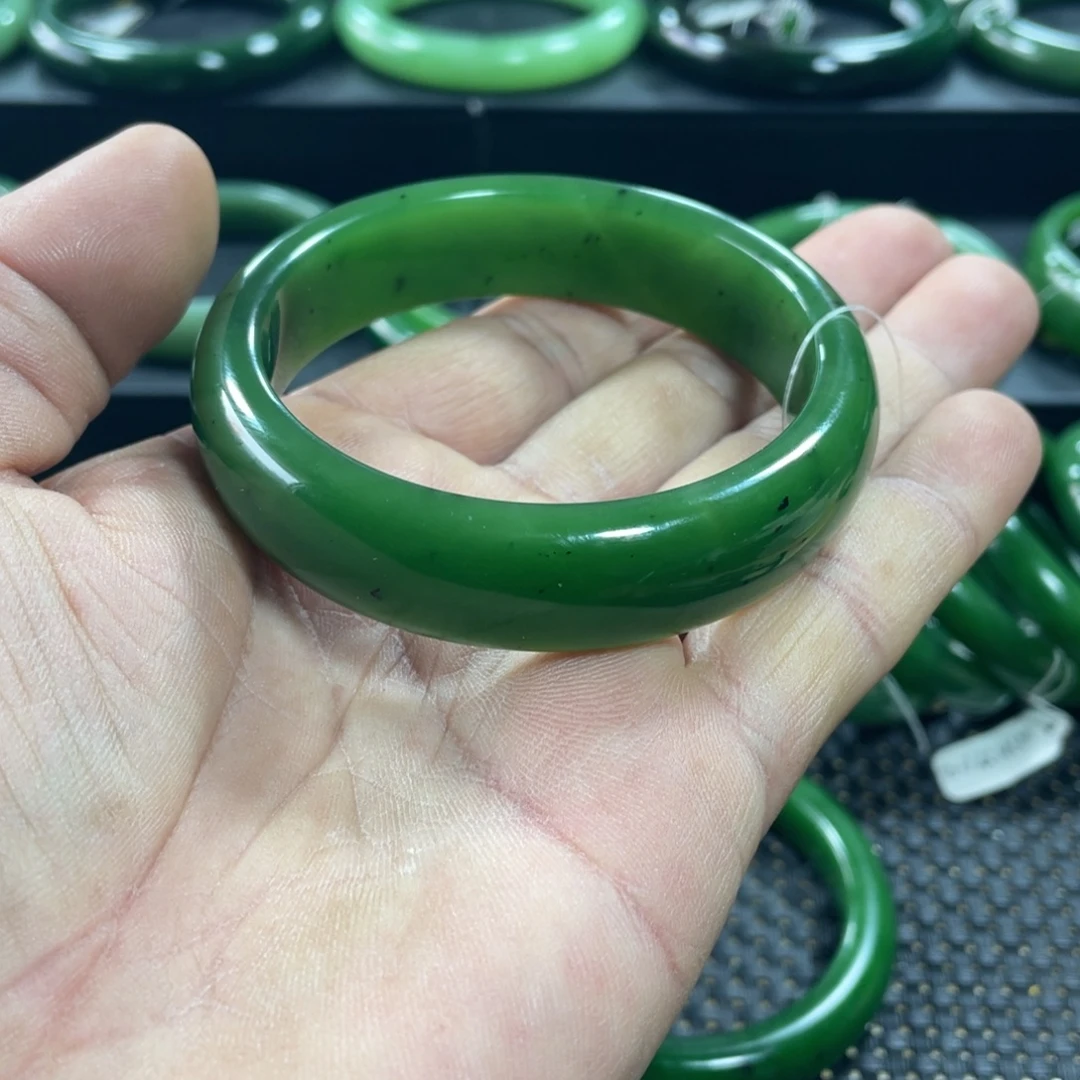 和田玉（碧玉）未镶嵌手镯