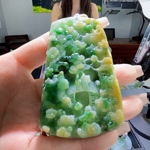 颈饰未镶嵌翡翠一个