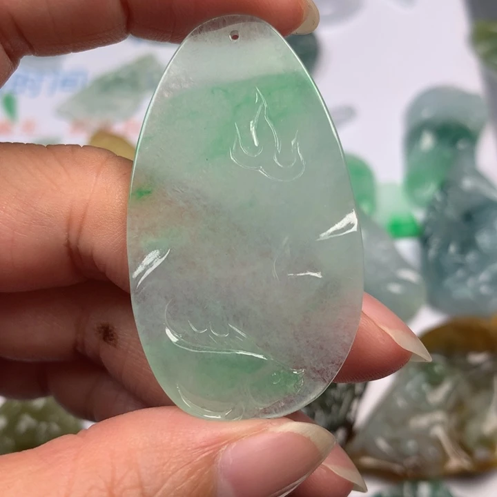 翡翠未镶嵌颈饰翡翠