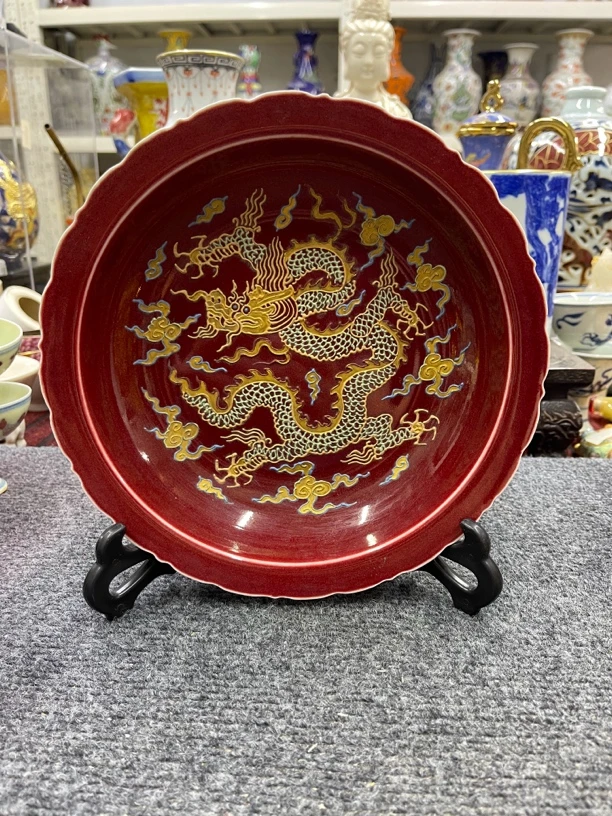 霁红釉沥粉描金龙纹赏盘