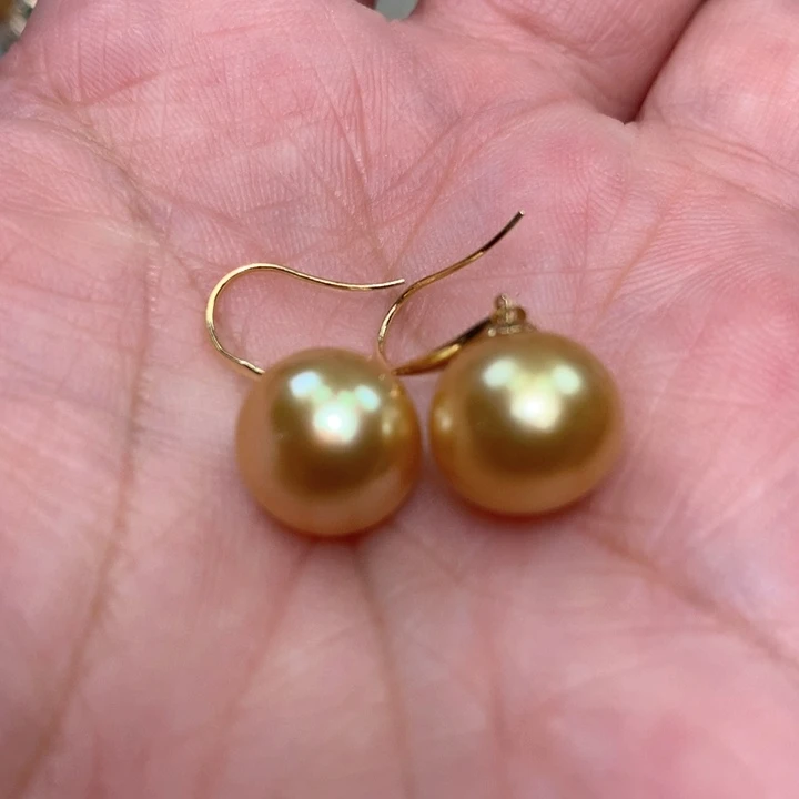 18K金镶嵌耳饰海水珍珠