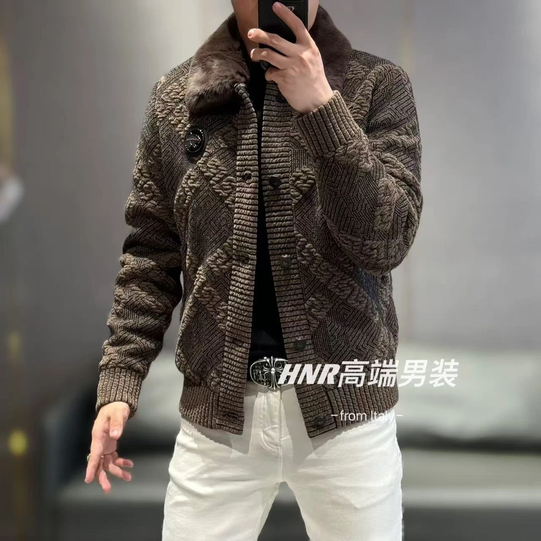 【顺丰包邮】秋冬新款个性字母胸标菱形立体时尚百搭羽绒服93298