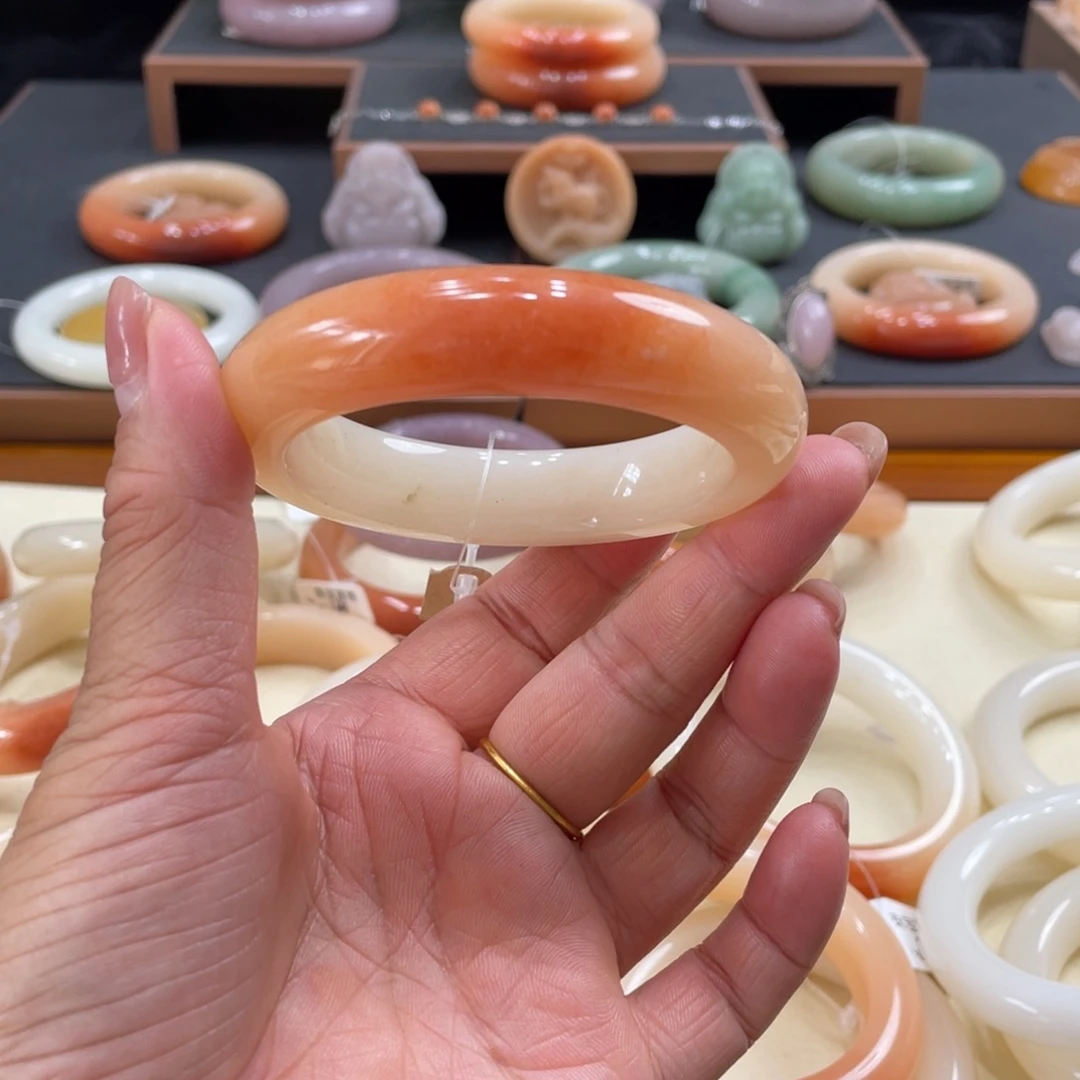 石英岩玉手镯未镶嵌快****兰