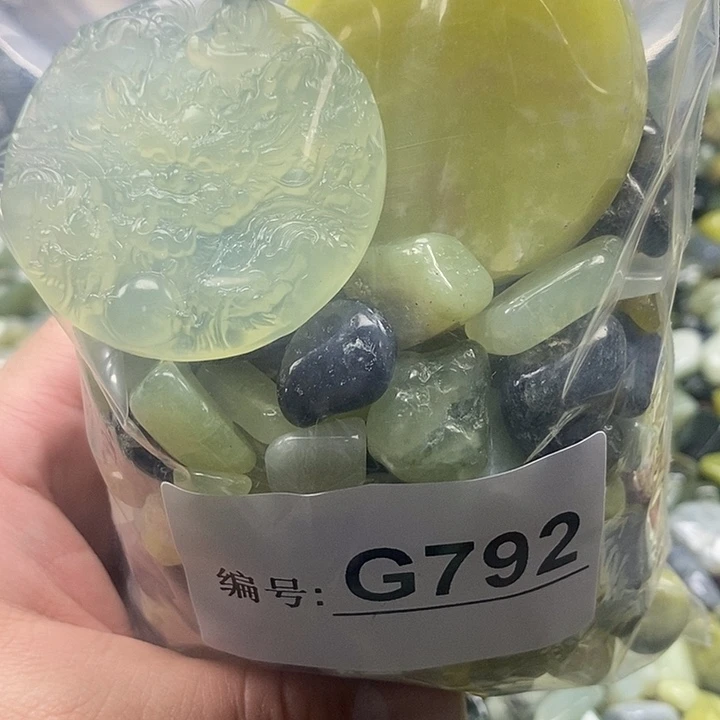 岫玉鱼缸石未镶嵌