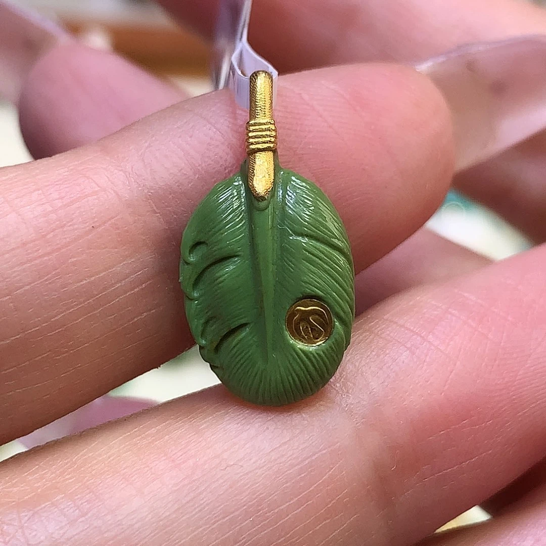 绿松石18K金镶嵌吊坠