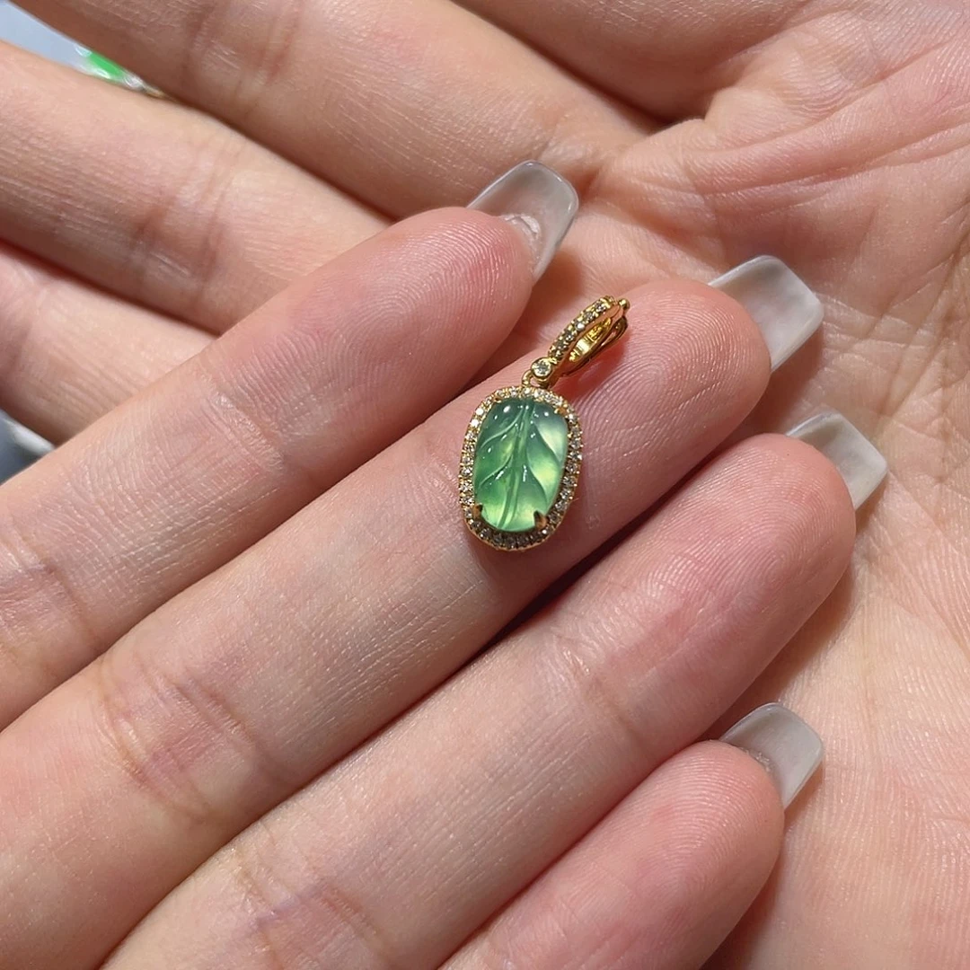 吊坠(不含链)18K金镶嵌翡翠