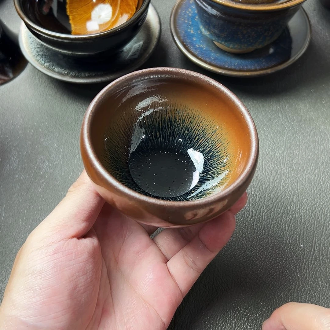 茶盏我们是有共同话题有