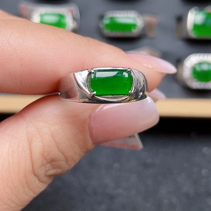 翡翠银S925镶嵌戒指没有运费险0101