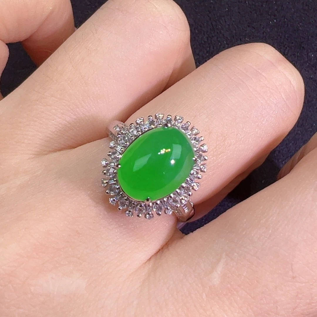 翡翠戒指18K金镶嵌蛋面